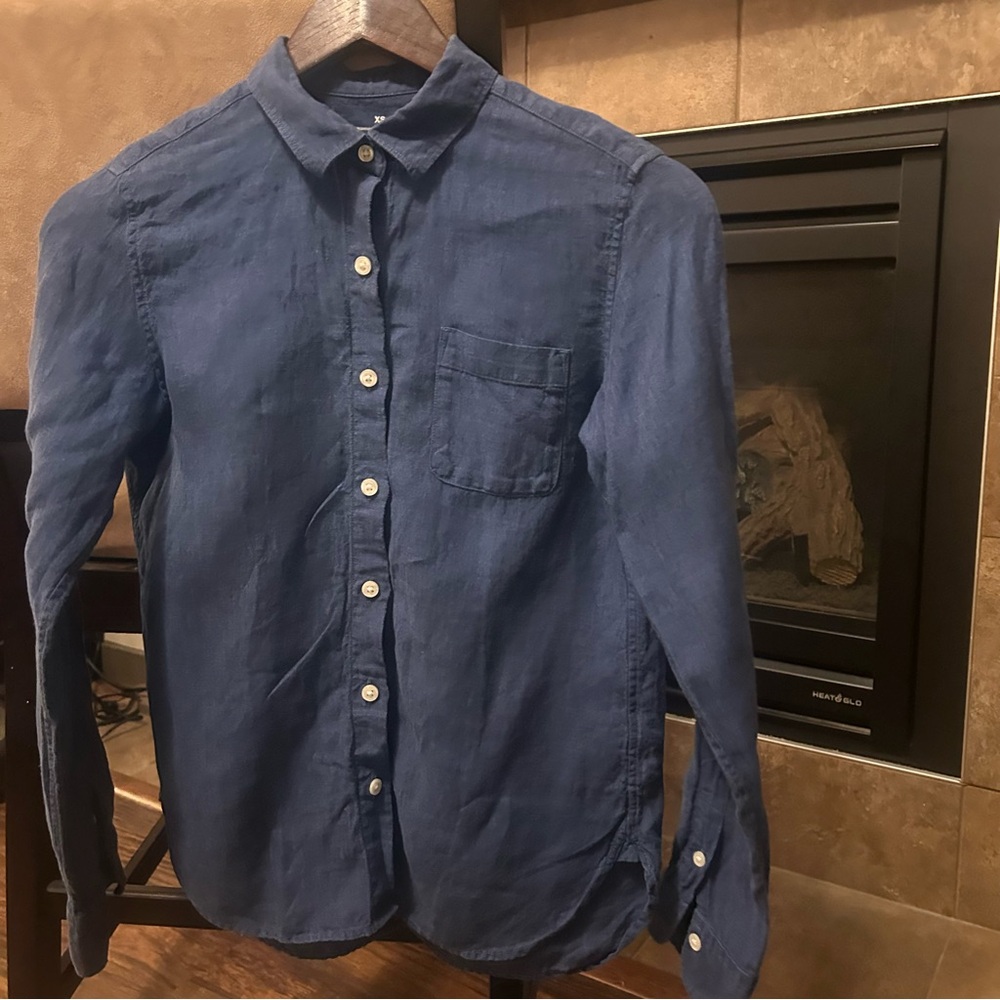 Muji Women’s Blue 100% Linen Lightweight Button Up Collared Shirt. Size XS